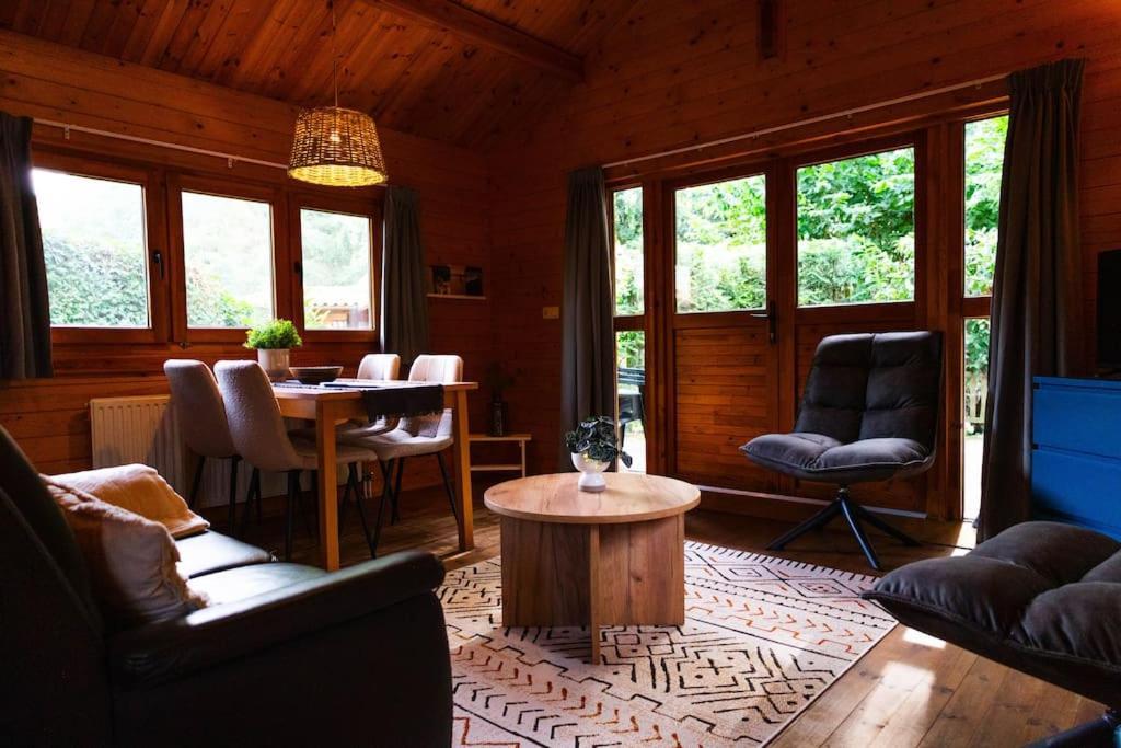 Vakantiehuis Huisdiervriendelijk Houten In Het